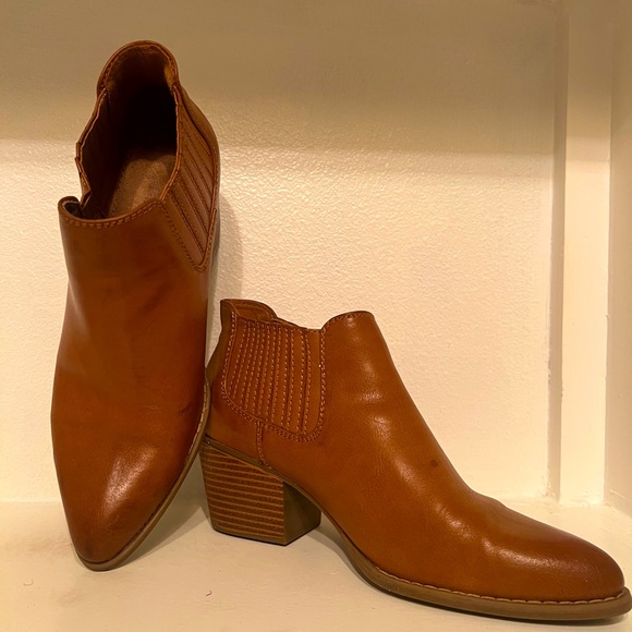 Women’s ankle boots 👢 True to size - Picture 2 of 4